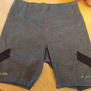Avia bike shorts size medium nice shape